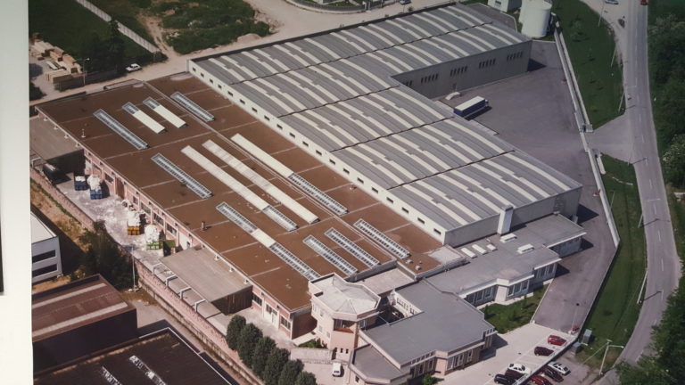 vista dall'alto edifici industriali