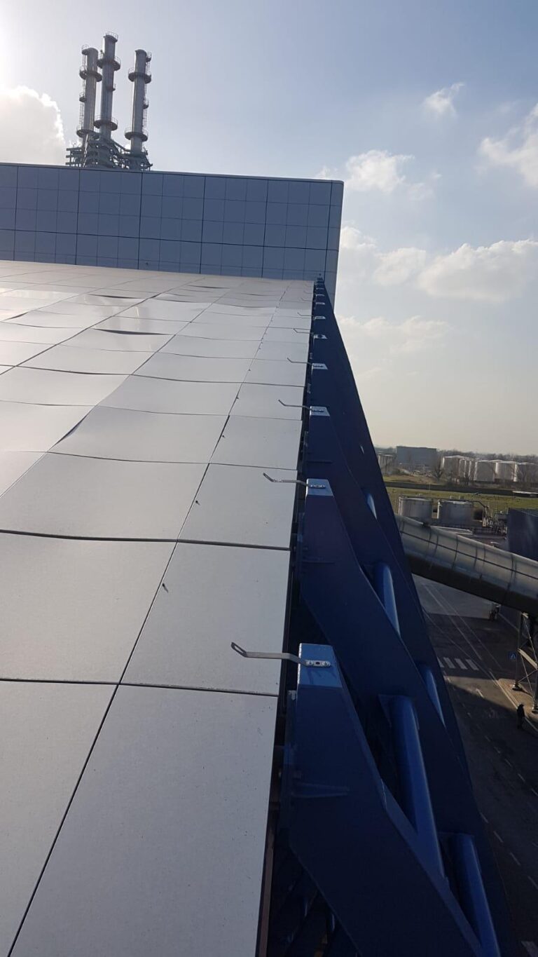 Termovalorizzatore di Acerra visto dall'alto, installazione linea vita