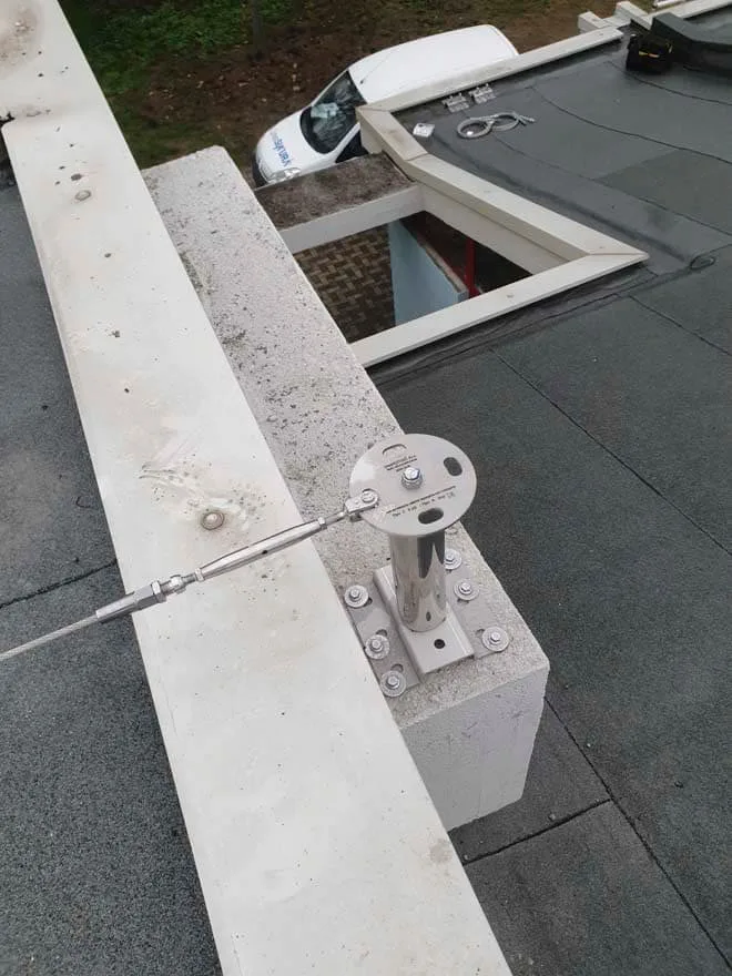 linee vita e impianto anticaduta su edificio scolastico a Brescia