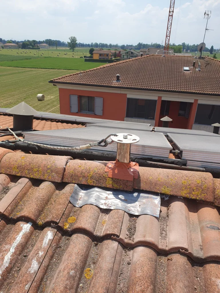 Impianto Linea vita installata su edificio residenziale a Parma