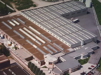 vista dall'alto edifici industriali