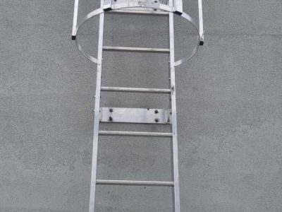Installazione-di-Scala-Fissa-a-Gabbia-su-Fabbricato-a-Cologna-Veneta-VR-4