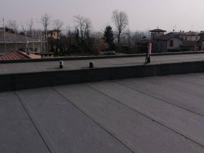 Installazione-di-Sistema-Anticaduta-Perimetrale-su-Edificio-a-Capriano-del-Colle-(BS)-11