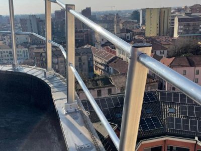 Installazione-di-Sistema-Anticaduta-su-Edificio-a-Melegnano-MI-15