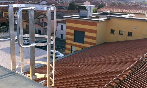 scale con gabbia viste dal tetto